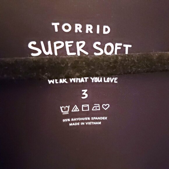 Torrid Black Faux Wrap Super Soft Jersey Peplum Hem Top 3X NWT - Picture 7 of 8